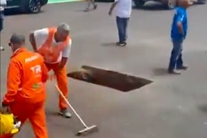 Un insólito agujero en la pista y dos buenas posiciones de largada para los pilotos argentinos en Moto3