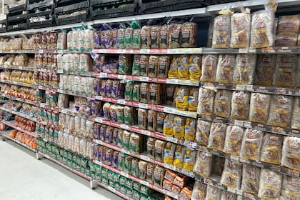 Las fuertes subas en categorías como el pan lactal llevaron al Gobierno a impulsar la importación de productos desde países vecinos como Brasil