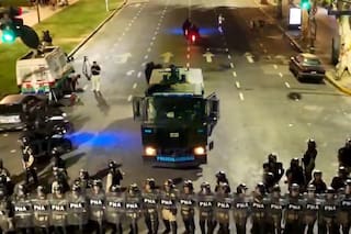 Las fuerzas federales avanzaron sobre la plaza de noche y hay más detenidos