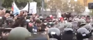 Enfrentamientos entre la Policía y manifestantes en una nueva marcha de jubilados