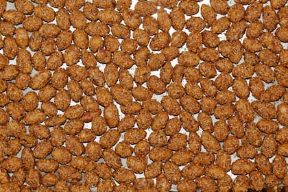 Las garrapiñadas son populares en las Fiestas por su sabor especial y distinción frente a otras comidas dulces