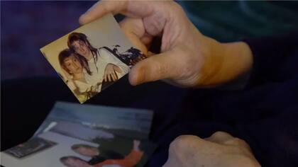 Las gemelas Kathy Seckler y Lori Pritzl se conocieron cuando eran adolescentes después de que una amiga en común les hablara a una de la otra