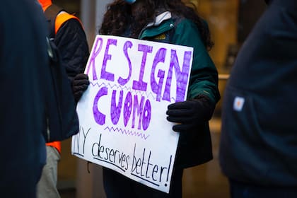 Las graves acusaciones hacia Andrew Cuomo que impulsaron su renuncia como mandatario de Nueva York