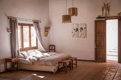 Las habitaciones de Chimpa son amplias y cálidamente decoradas.