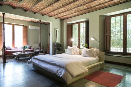 Las habitaciones de la estancia tienen grandes dimensiones y llevan nombres de aves locales.