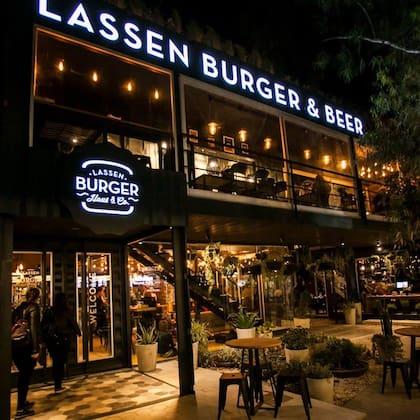 Las hamburguesas de Lassen incluyen todo tipo de quesos deliciosos