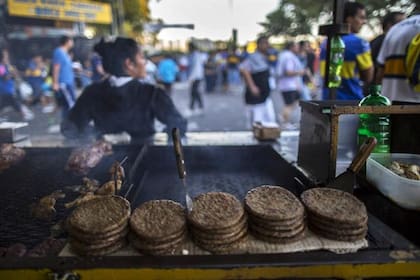 Las hamburguesas promedian $ 30, pero son bastante más chicas que lo normal