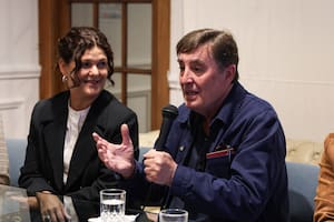 Las herederas de María Kodama junto al director del Instituto Cervantes, Luis García Montero, y la ministra de Cultura porteña, Gabriela Ricardes, anunciaron el ingreso del legado de Jorge Luis Borges a la Caja de las Letras del Cervantes