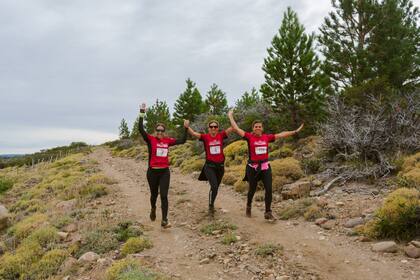 Las hermanas Anoni, Clara, Mercedes y Bárbara, disfrutaron de la experiencia de correr en la montaña