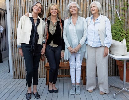 Las hermanas Blaquier Nelson (cuatro, de un total de nueve hermanos). De izquierda a derecha, Julia Elena, Marina, Agustina y Teresa “Teté”