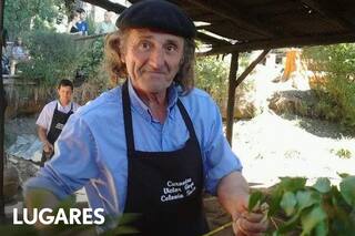 Tiene 80 años y conoce los secretos para cocinar carnes y verduras en un pozo