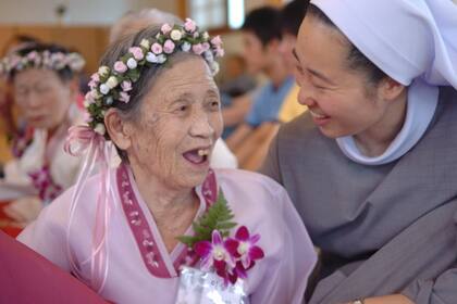 Las hermanas de Kkottognae atienden el hogar para adultos mayores