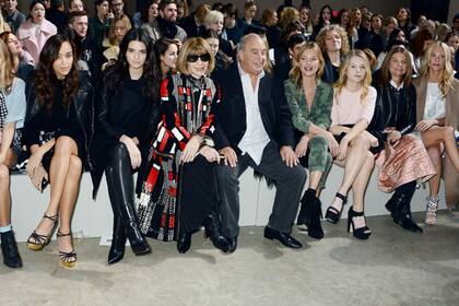 Las hermanas Moss compartieron front row con otros grandes nombres que nunca se pierden los desfiles, como Ashley Madekwe, Kendall Jenner, Anna Wintour y Sir Philip Green