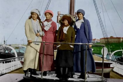 Las hermanas Romanov antes de su caída en desgracia