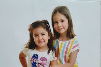 Las hermanas suelen tener una muy buena relación, asegura la madrina de una de ellas