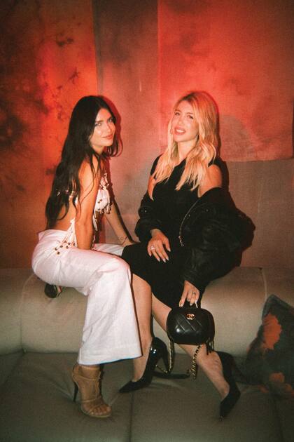 Las
hermanas Zaira y Wanda
Nara, a puras confidencias