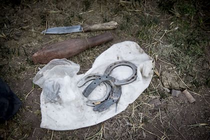 Las herraduras son indispensables para que los caballos puedan moverse sin problemas.