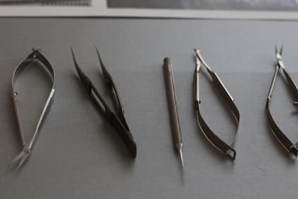 Las herramientas de Anatoly Konenko también se ven en el Museo Regional de Arte M. A. Vrubel, en Omsk