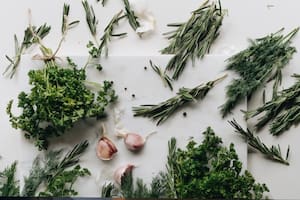 Las 3 hierbas aromáticas que son ideales para purificar los pulmones y respirar mejor