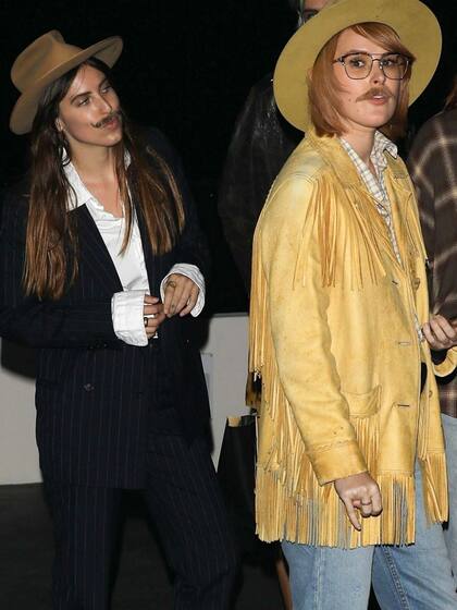 Las hijas de Bruce Willis y Demi Moore, Rumer y Scout LaRue, caracterizadas como dos cowboys