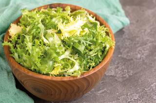 Rúcula, escarola, berro. Por qué debemos comer hojas amargas en invierno