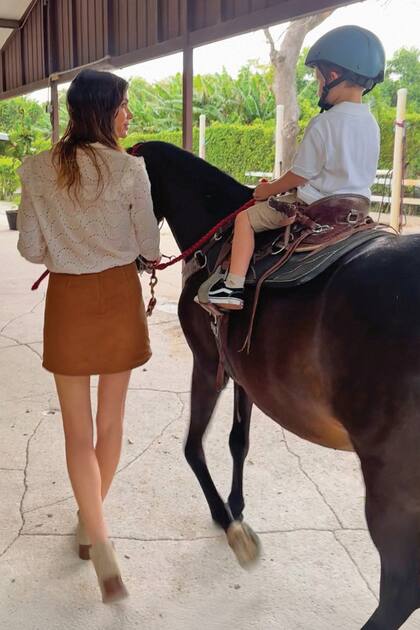 Las horas pasadas en la escuela también son tiempo de calidad madre e hijo.