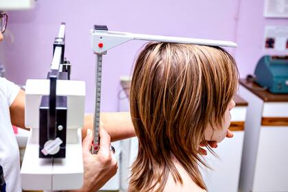 Las hormonas no solo cambian el cuerpo por fuera, sino que también provocan el crecimiento del cuerpo y la maduración de los huesos