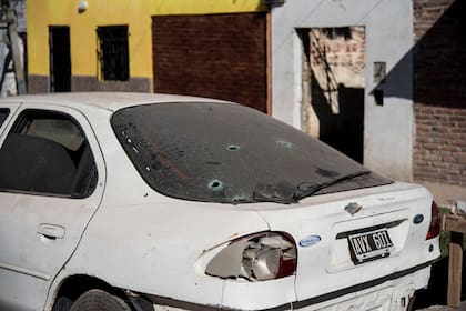Las huellas de la violencia narco en Rosario queda expuesta frente al lugar donde fue detenido el sicario que vivía en la villa 1-11-14