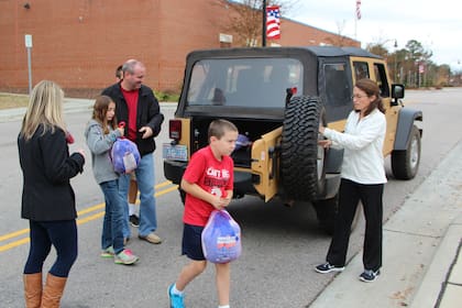 Las iglesias en Carolina del Norte regalarán comida en Thanksgiving (wakeforestnc.gov)