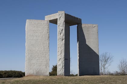 Las iglesias locales no quieren saber nada con ese “monumento del demonio” y solicitaron a las autoridades que lo demolieran.