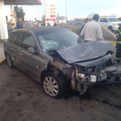 Las imágenes del accidente en el que murió una mujer y un hombre resultó herido en el acceso Tigre