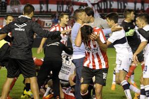 El paso a paso de otra noche oscura para el fútbol argentino: así se vivió el vi