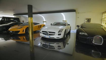 Las imágenes del garaje de Cristiano Ronaldo en Madrid dejaron ver los lujosos vehículos que él colecciona