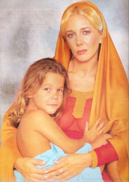 Las imágenes que causaron estupor entre los internautas serían de 1997 para una sesión fotográfica