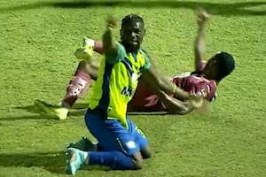 La impactante lesión de un futbolista brasileño durante un partido en Ecuador