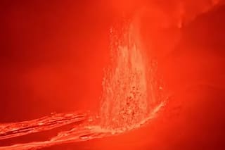 Así fue la impactante erupción del volcán Kilauea: columnas de lava de más de 300 metros de altura y lluvia de cenizas