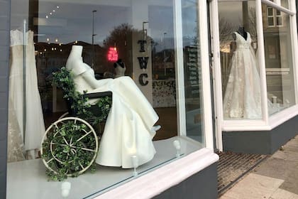 Las instalaciones artísticas incluyendo los productos que venden también son una arma de seducción desde las vidrieras