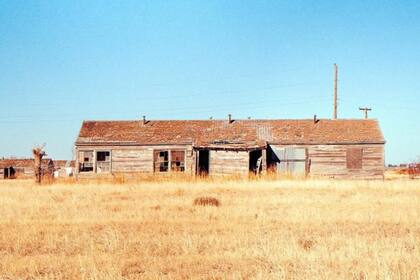 Las instalaciones incluían viviendas, clínica, centro comunitario y servicios básicos.