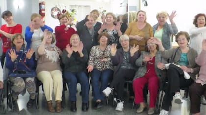 Las integrantes del Taller de la Memoria del Centro de Jubilados El Reencuentro de Los Amigos