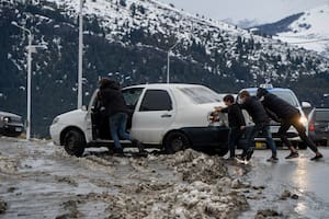 Tres fenómenos meteorológicos confluyen en la Cordillera: daños, cortes viales y cierre de escuelas