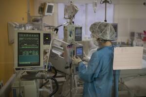 Cuál es la ocupación de las salas de terapia intensiva mientras suben las muertes