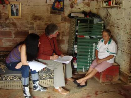 Las investigaciones de Lopera incluyeron estudios genealógicos de miles de familias en Antioquia