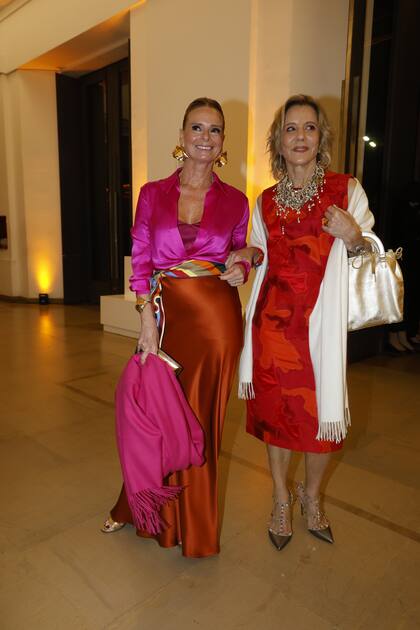 Las invitadas asistieron con un dress code inspirado en la Modernidad