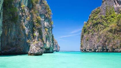 Las islas Phi Phi, en Tailandia, son conocidas por las piedras calizas que hacen parte del paisaje y por el turquesa del agua de sus playas. Este destino es cada vez más visitado
Foto: 123rf