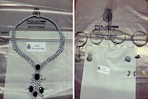 La Policía incautó relojes, collares, pulseras y otras joyas de la caja fuerte de Zapatero en el registro de su despacho