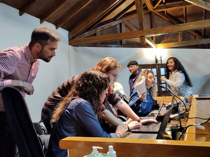 Las Juntas Electorales comienzan el escrutinio definitivo, en el Salón Conrado Witthaus de Ushuaia
