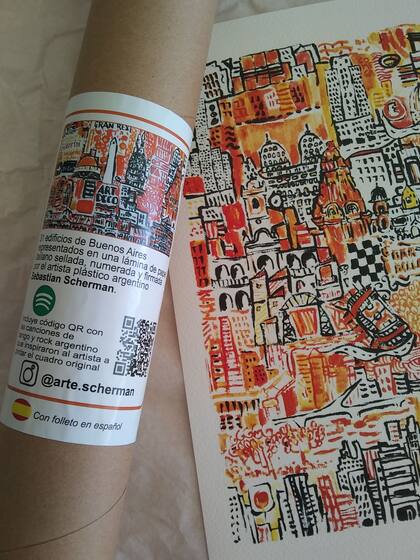 Las láminas se entregan en un tubo de cartón que las protege. Aquí, un detalle de "Amanecer de Buenos Aires".