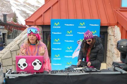 Las Leñas. Anita Alvarez de Toledo y Cata Spinetta musicalizaron las pistas