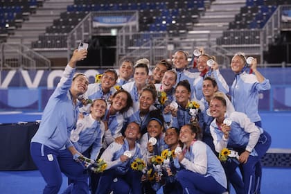 Las Leonas con la medalla de Plata lograda en Tokio 2020