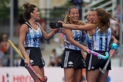 Las Leonas debutaron con una goleada contundente ante Canadá